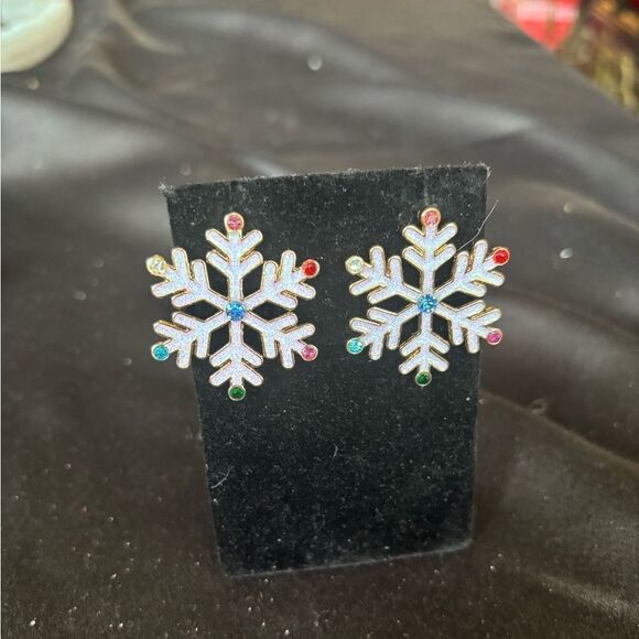 NEW Pink Stud Snow Flakes Earrings NWOT - Picture 1 of 9